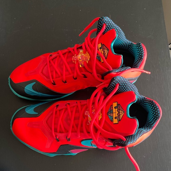 lebron elite 11 hero